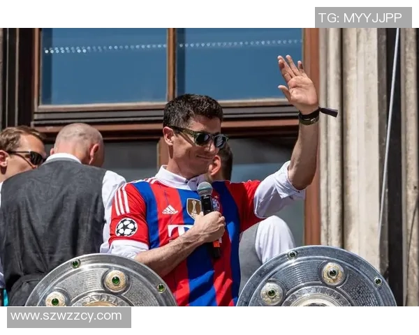 莱万重返老东家引发争议拜仁球迷怒斥其忘恩负义情绪高涨